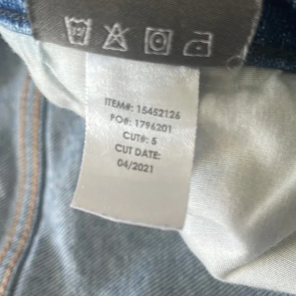 Torrid High Rise Straight Leg Short Jeans - Picture 7 of 9